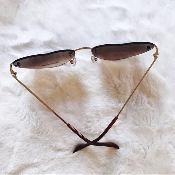 Miley Light Brown Gradient Heart Sunglasses - Picture 9 of 11